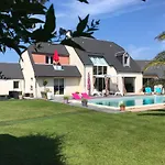 Belle Bord De Avec Piscine * Urville-Nacqueville