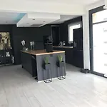 Belle Bord De Avec Piscine