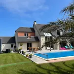 Belle Bord De Avec Piscine Villa Urville-Nacqueville