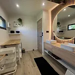 Villa Belle Bord De Avec Piscine *