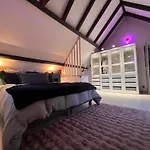 Villa Belle Bord De Avec Piscine *