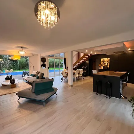 Belle Bord De Avec Piscine Villa Urville-Nacqueville