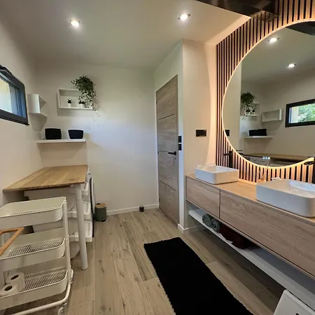 Villa Belle Bord De Avec Piscine *