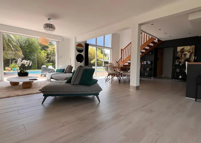 Villa Belle Bord De Avec Piscine Urville-Nacqueville