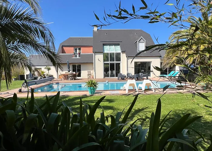 Villa Belle Bord De Avec Piscine