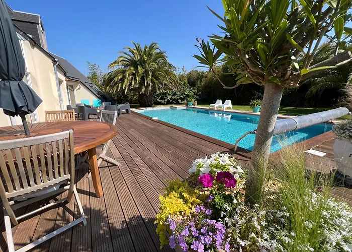 Belle Bord De Avec Piscine Villa *