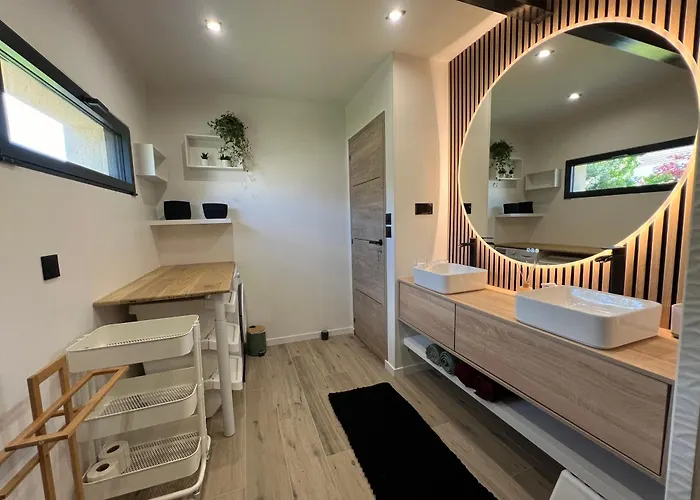 Villa Belle Bord De Avec Piscine *